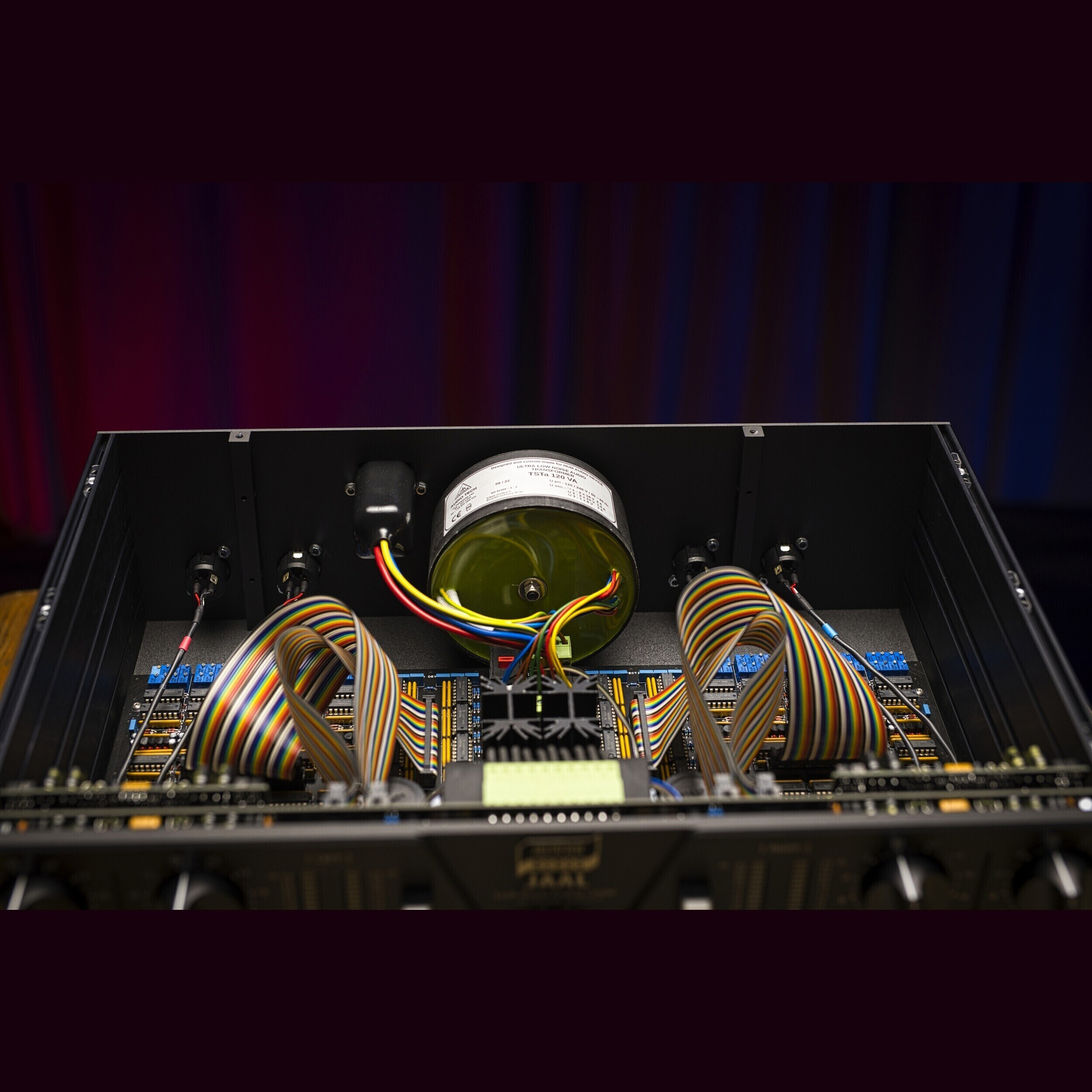 HUM Audio LAAL - Look Ahead Analog Limiter Различное Музыкальное Оборудование