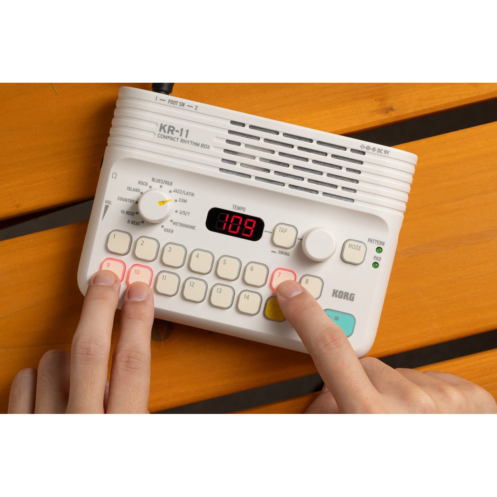 Korg KR-11 Карманные синтезаторы