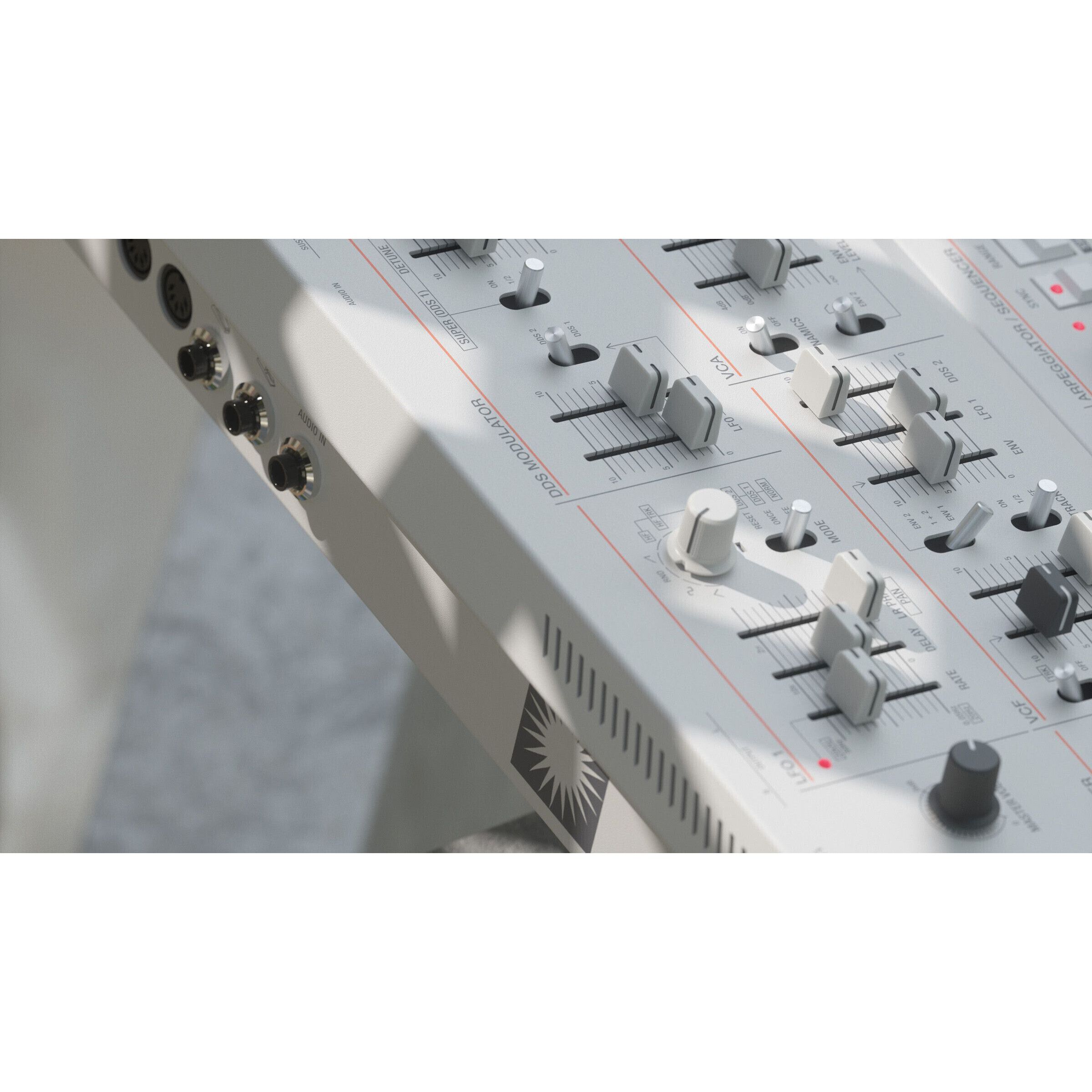 UDO Audio Super 6 Desktop Настольные аналоговые синтезаторы