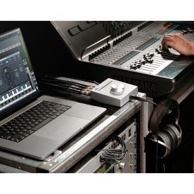 Universal Audio Apollo e2m Различное Музыкальное Оборудование