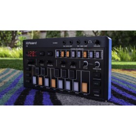 Roland J-6 Chord Synthesizer Настольные цифровые синтезаторы