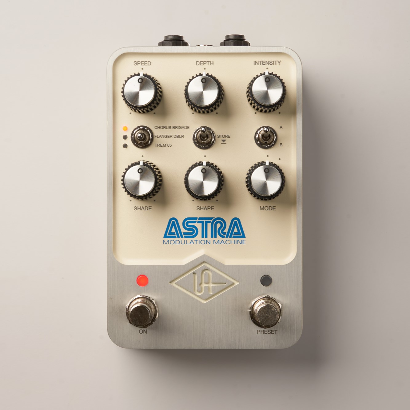 Universal Audio Astra Modulation Machine Педали эффектов для гитар