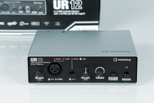 Steinberg UR 242 — звуковой USB интерфейс с аппаратными эффектами и двумя микрофонными входами D-PRE