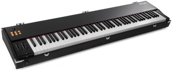 Akai MPK Road 88 – MIDI-клавиатура со встроенным аудиоинтерфейсом